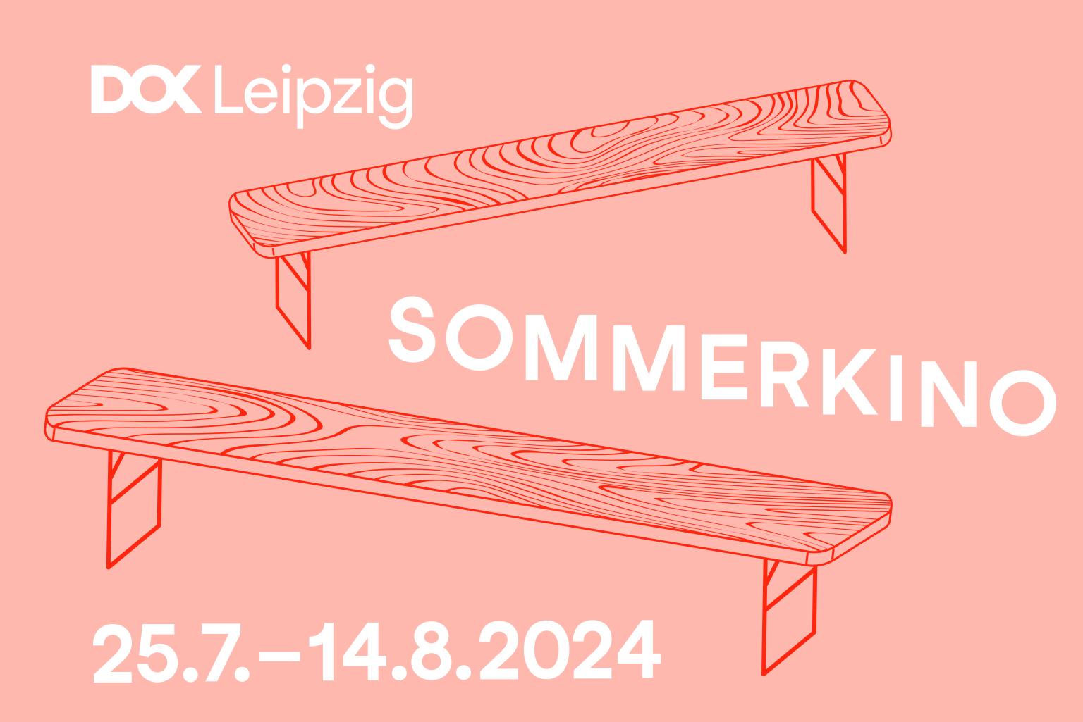 Grafik: zwei Bänke mit schick fließender Holzmusterung stehen zwischen den Worten: DOK Leipzig Sommerkino, 25.7.-14.8.2024