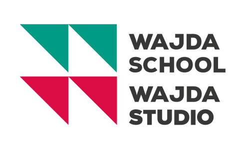 Neben vier Dreiecken steht Wajda School Wajda Studio